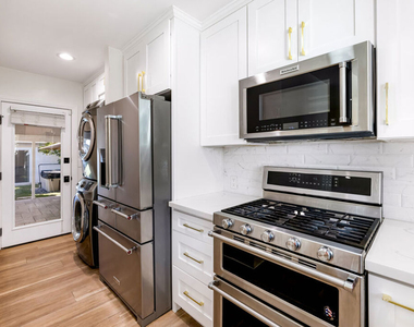 14516 Otsego Street - Photo Thumbnail 12