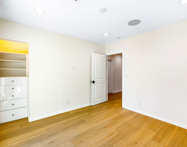 14516 Otsego Street - Photo Thumbnail 32