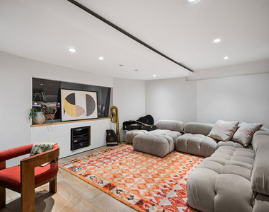 9928 Toluca Lake Avenue - Photo Thumbnail 32
