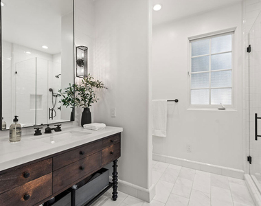 9928 Toluca Lake Avenue - Photo Thumbnail 12