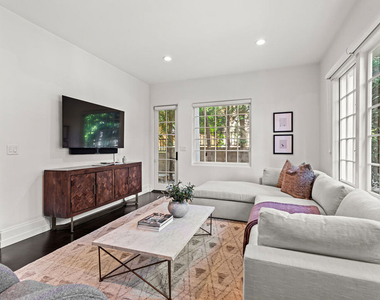 9928 Toluca Lake Avenue - Photo Thumbnail 13