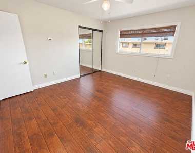 11735 Valley View Avenue - Photo Thumbnail 12