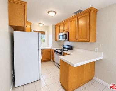 11735 Valley View Avenue - Photo Thumbnail 3