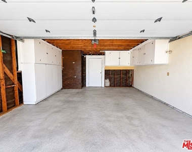 11735 Valley View Avenue - Photo Thumbnail 17