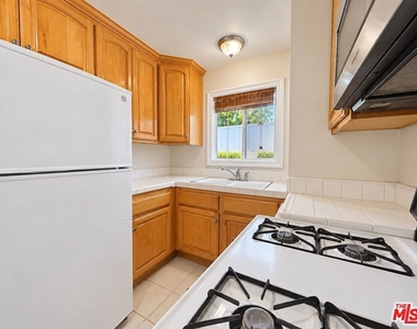 11735 Valley View Avenue - Photo Thumbnail 4