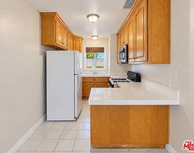11735 Valley View Avenue - Photo Thumbnail 2