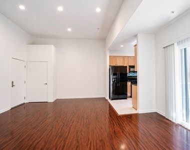 12132 Hart Street - Photo Thumbnail 5