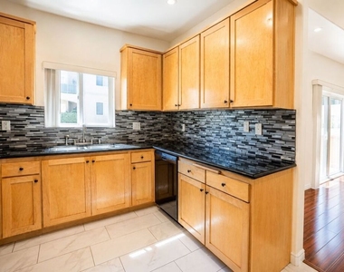 12132 Hart Street - Photo Thumbnail 8