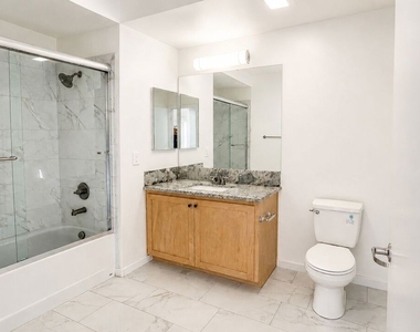 12132 Hart Street - Photo Thumbnail 16