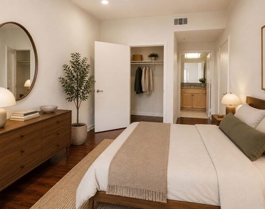 12132 Hart Street - Photo Thumbnail 9