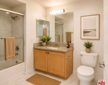 12132 Hart Street - Photo Thumbnail 15