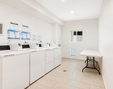 12132 Hart Street - Photo Thumbnail 18