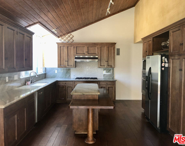708 Thornhill Road - Photo Thumbnail 3
