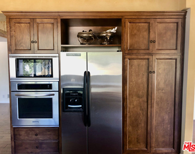 708 Thornhill Road - Photo Thumbnail 4