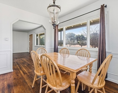 6651 W 88th Street - Photo Thumbnail 5