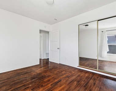 6651 W 88th Street - Photo Thumbnail 11