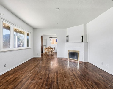 6651 W 88th Street - Photo Thumbnail 2