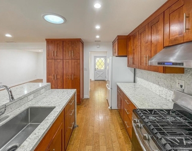 902 Taft Ave - Photo Thumbnail 10