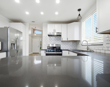39766 Del Val Dr - Photo Thumbnail 9