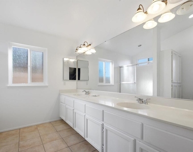 39766 Del Val Dr - Photo Thumbnail 20