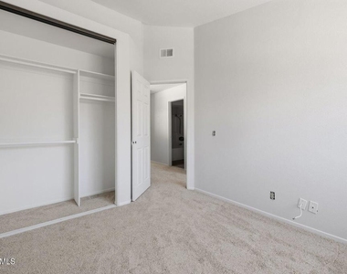 460 Country Club Drive - Photo Thumbnail 19