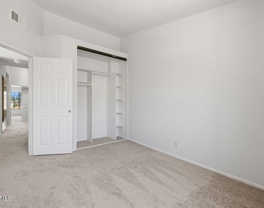460 Country Club Drive - Photo Thumbnail 21