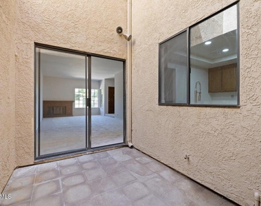 460 Country Club Drive - Photo Thumbnail 9