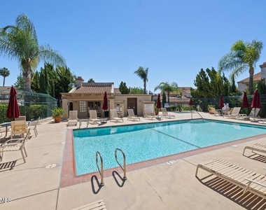 460 Country Club Drive - Photo Thumbnail 25