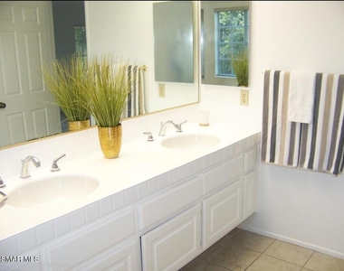 31005 Lexington Way - Photo Thumbnail 19