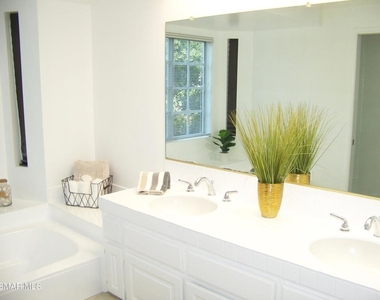 31005 Lexington Way - Photo Thumbnail 18