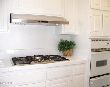 31005 Lexington Way - Photo Thumbnail 5