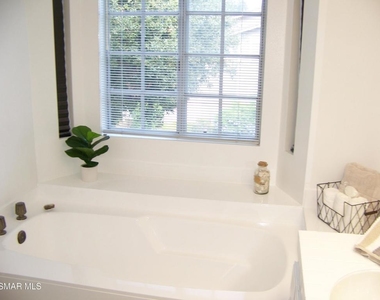 31005 Lexington Way - Photo Thumbnail 20
