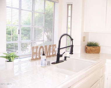 31005 Lexington Way - Photo Thumbnail 4