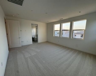 74240 Becker Street - Photo Thumbnail 8