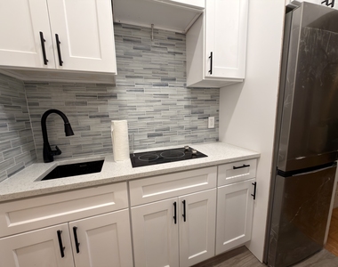 428 Halsey Street - Photo Thumbnail 2