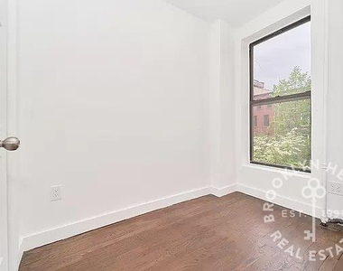 756 Union Street - Photo Thumbnail 3