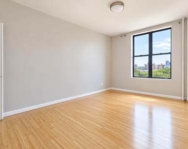 676 Riverside Drive - Photo Thumbnail 4