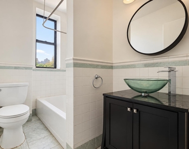 676 Riverside Drive - Photo Thumbnail 7