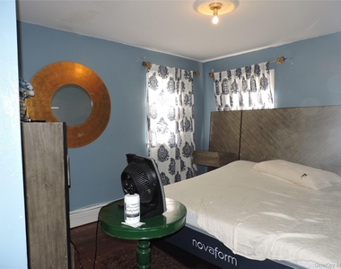 18 Leach Street - Photo Thumbnail 8