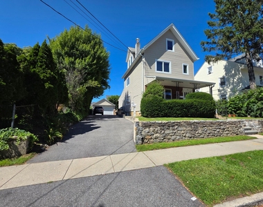 109 Fourth Avenue - Photo Thumbnail 13