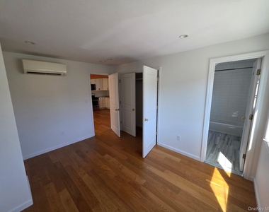 109 Fourth Avenue - Photo Thumbnail 7