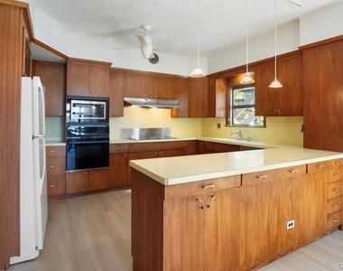 500 N Lake Boulevard - Photo Thumbnail 8