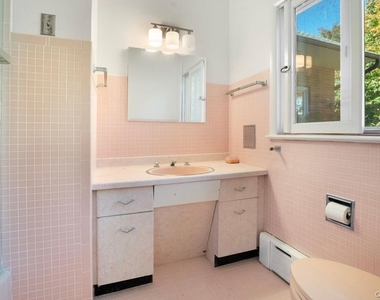 500 N Lake Boulevard - Photo Thumbnail 13