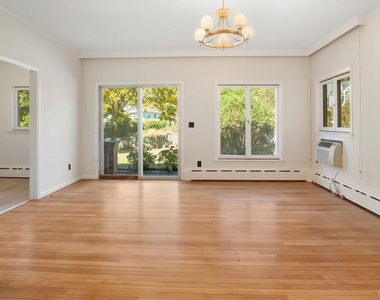 500 N Lake Boulevard - Photo Thumbnail 14
