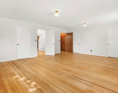 500 N Lake Boulevard - Photo Thumbnail 17