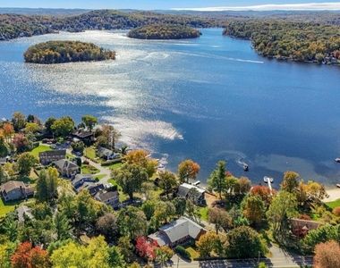 500 N Lake Boulevard - Photo Thumbnail 1