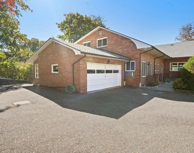 500 N Lake Boulevard - Photo Thumbnail 22
