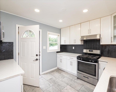 54 Ketcham Avenue - Photo Thumbnail 4