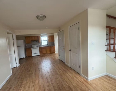18-19 College Point Boulevard - Photo Thumbnail 1