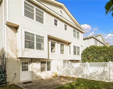 186 Woodside Avenue - Photo Thumbnail 14